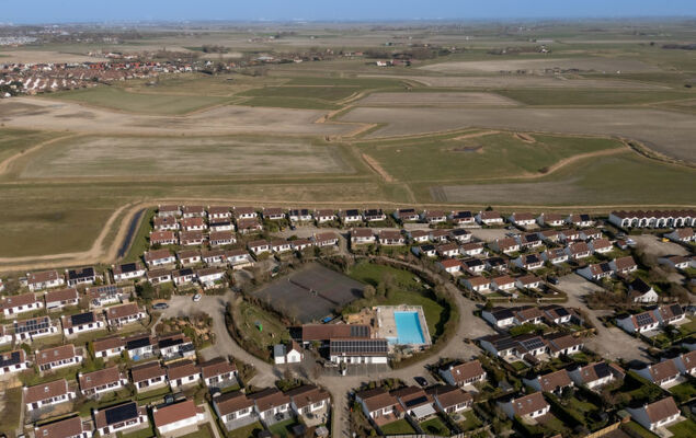 Beluga with parking and shared pool - Photo 24