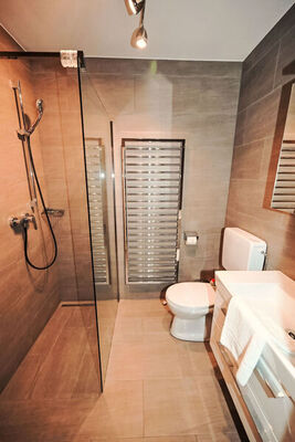 Reini Top 20 - Photo 9